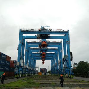 козловой кран для контейнеров