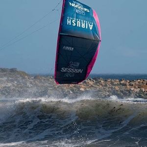 крыло для кайтсерфинга в форме С