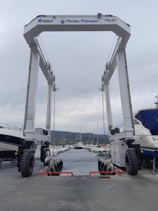 судоподъемник в форме U