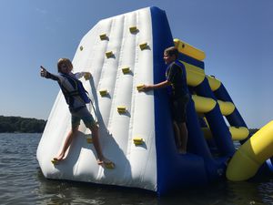 оборудование для игр на воде горка
