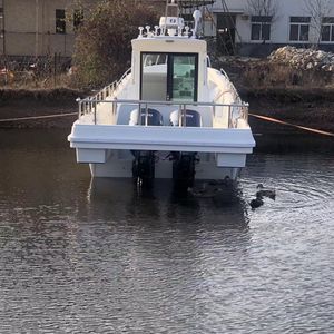 рыболовно-прогулочный катер c подвесным мотором