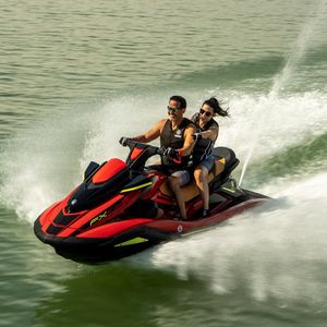 сидячий водный мотоцикл