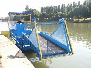 профессиональный катер земснаряд для очистки водоемов