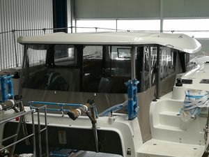 крыша кокпита для моторных катеров
