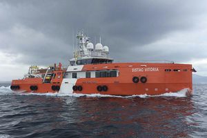служебное судно для плавания в открытом море обеспечения дайвинга