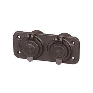 гнездо прикуривателя и порт USB для катеров