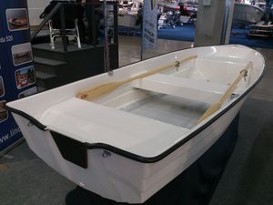 ботик c подвесным мотором 1