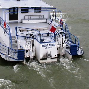 подруливающее устройство руль