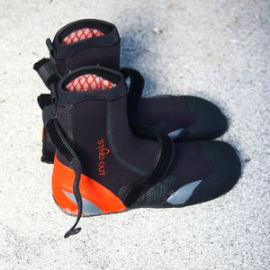 ботинки для водных видов спорта