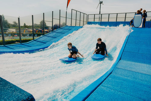Машина для производства волн по индивидуальному заказу - semi-mobile 1 jet - WAVESURFER - для наружного применения