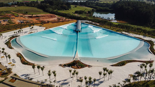 Бассейн с волнами - Wavegarden Cove  - Wavegarden