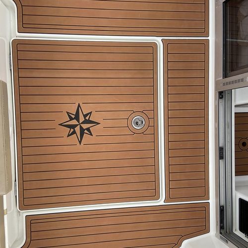 Противоскользящее покрытие для палубы - Deckfab - покрытие кокпита / из синтетического тика / под тиковое дерево