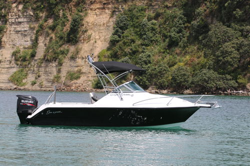 Моторная лодка с каютой c подвесным мотором -  Ranger 585 - Seanymph Boats - открытая / для спортивной рыбалки / с кабиной
