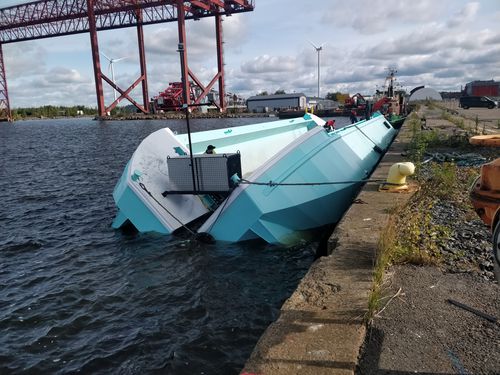 Грузовое судно баржа с бункером - FB Pontoons