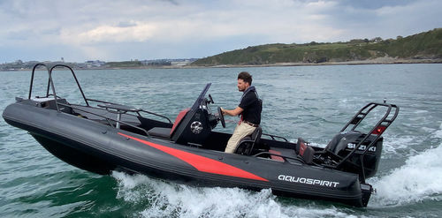Надувная лодка c подвесным мотором - 585  - AQUASPIRIT - RIB / с центральной консолью / открытая