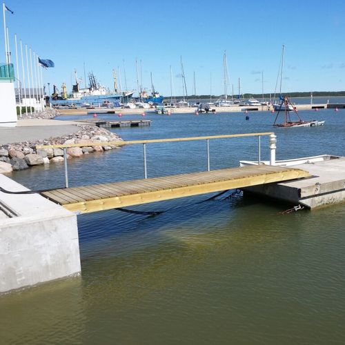Мосток для катера - Gangways, Railings and Ramps - Top Marine OÜ - для понтона / из дерева / с поручнем