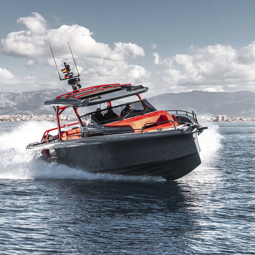 Быстроходный катер c подвесным мотором - Shadow 1200 Sun-Top Phantom - Brabus Marine - трехмоторный / с откидным верхом / макс. 12 человек