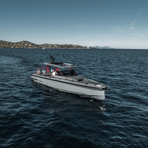 Быстроходный катер c подвесным мотором - Shadow 1000 Sun-Top Phantom - Brabus Marine - двухмоторный / открытый / макс. 12 человек