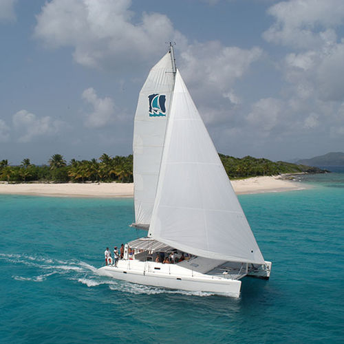 Катамаран - DC45 - Voyage Yachts - круизный / 2 каюты / с центральным кокпитом