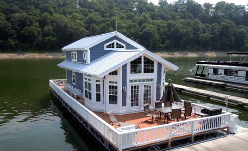 Барка с внутренним мотором - 2 Story  - Harbor Cottage Houseboats