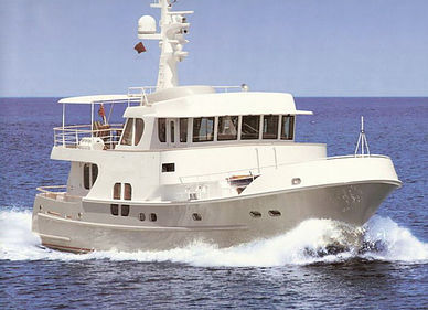 Траулер с внутренним мотором - 78' - ARC Yachts - корпус водоизмещающего типа / с рулевой рубкой / 3 каюты