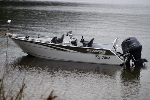 Ботик c подвесным мотором - 545 SC - Extreme Boats EU Ltd. - открытый / с боковой консолью / для спортивной рыбалки