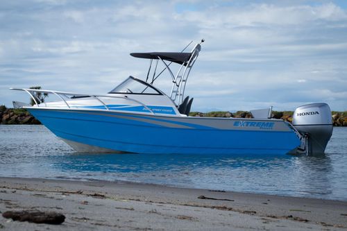Моторная лодка с каютой c подвесным мотором - 605  - Extreme Boats EU Ltd. - открытая / с двойной консолью / спортивная