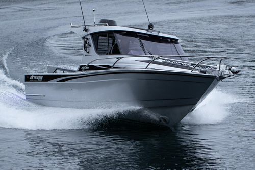 Прогулочный катер с каютой с внутренним мотором - 795 XST - Extreme Boats EU Ltd. - с рулевой рубкой / для спортивной рыбалки / из алюминия