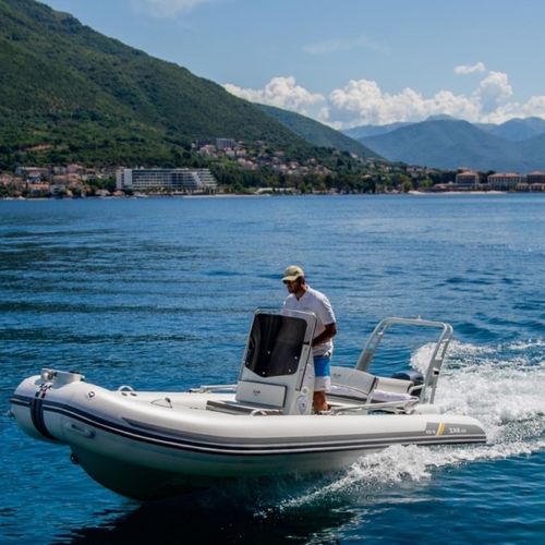 Надувная лодка c подвесным мотором - 18 DL - MS Marine GmbH - RIB / открытая / с центральной консолью