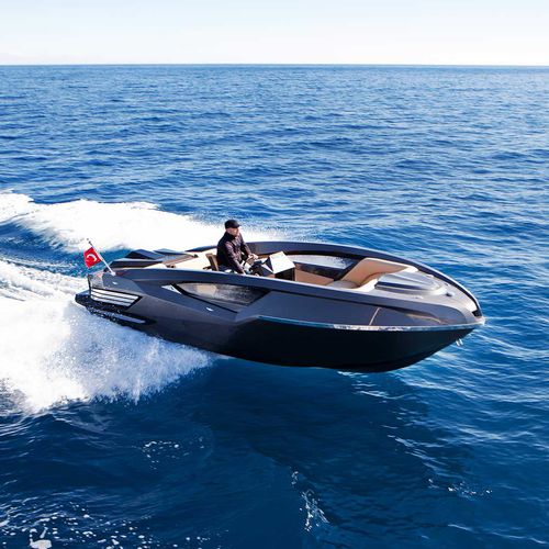 Открытый катер с внутренним мотором - SPEED 22 - BadilliYatcilik Ve Yat Malzemeleri Tas Tür. San. Ve Tic. Ltd. Stl. - с центральной консолью / быстрый / солнечная ванна