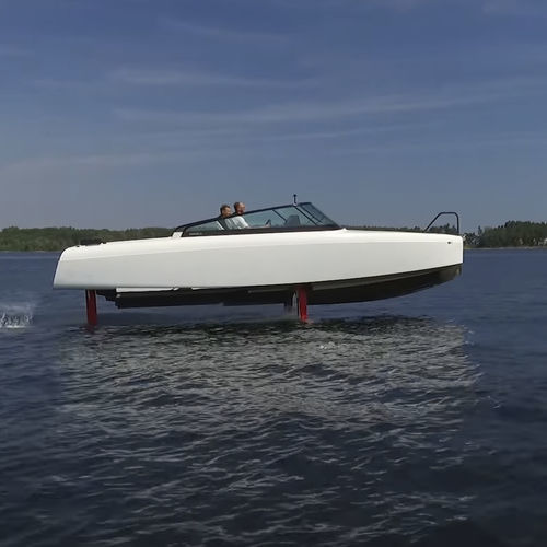 Небольшой катер c подвесным мотором - C7 - Candela Technology - электрический / с двойной консолью / открытый