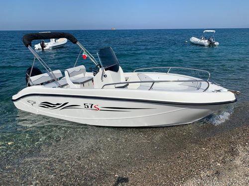 Открытый катер c подвесным мотором - 57 Pro - Cantiere Nautica Trimarchi Srl - полужесткий / с центральной консолью / макс. 7 человек