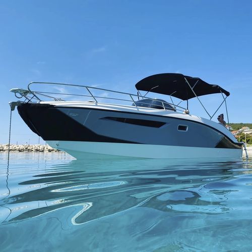 Прогулочный катер с каютой c подвесным мотором - Dylet 85 - Cantiere Nautica Trimarchi Srl - открытый / макс. 9 человек / солнечная ванна
