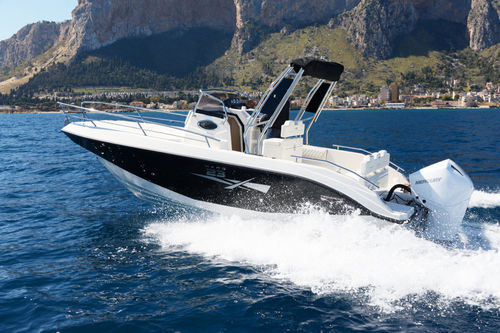 Прогулочный катер с каютой c подвесным мотором - Marg 23 - Cantiere Nautica Trimarchi Srl - открытый / макс. 9 человек / солнечная ванна