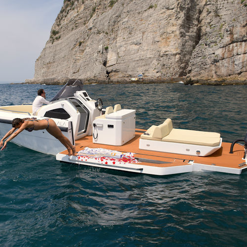 Открытый катер c подвесным мотором - ALA 8 - ALA YACHTS - с поворотно-откидной колонкой / двухмоторный / корпус глиссирующего типа