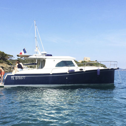 Быстроходный катер с внутренним мотором - JMF 32 - META YACHTS - дизельный / двухмоторный / с рулевой рубкой