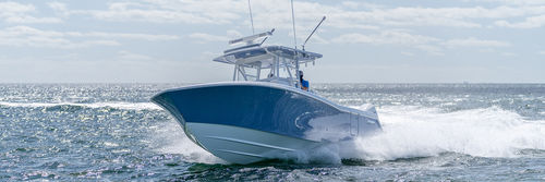 Открытый катер c подвесным мотором - 36′ - Invincible Boat Company - трехмоторный / с центральной консолью / быстрый