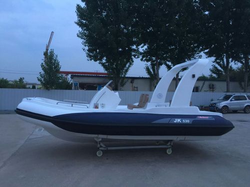 Надувная лодка c подвесным мотором - SK-RIB530 LUX  - qingdao sk marine & equipments - горючее / полужесткая / открытая