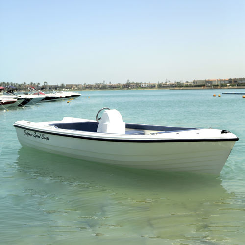 Ботик c подвесным мотором - FLOKA - DOLPHIN SPEED BOATS - открытый / с центральной консолью / спортивный