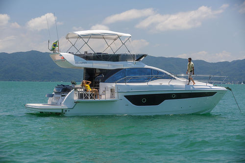Быстроходный катер с внутренним мотором - 450 - Schaefer Yachts - двухмоторный / с флайбриджем / макс. 14 человек