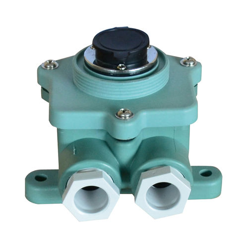Герметичная розетка для судна - IMPA 330648 - Zhejiang Bozhou Marine Electric Technology Co., Ltd. - для катера / внутренняя резьба / с выключателем