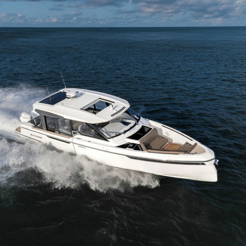 Быстроходный катер c подвесным мотором - 400 GTC - Saxdor Yachts Oy - двухмоторный / с рулевой рубкой / макс. 12 человек