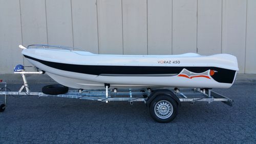 Открытый катер c подвесным мотором - VORAZ 450 BOTE - VORAZ Astilleros - для дайвинга / для спортивной рыбалки / макс. 6 человек