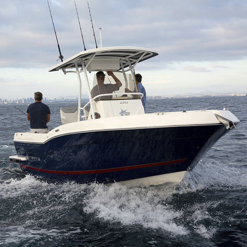 Прогулочный катер c подвесным мотором - 22O CC - Striper Boats - для спортивной рыбалки / макс. 8 человек / Т-образная верхняя часть