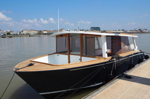 Профессиональный катер пассажирское судно - ECLA VIP - CLYD Yacht Design - c подвесным мотором