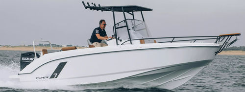 Открытый катер c подвесным мотором - Flyer 7 SPACEdeck - Bénéteau Motorboats - с центральной консолью / для спортивной рыбалки / для водных лыж