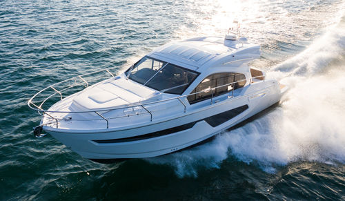 Быстроходный катер с внутренним мотором - C42 - Sessa Marine - двухмоторный / корпус глиссирующего типа / хардтоп