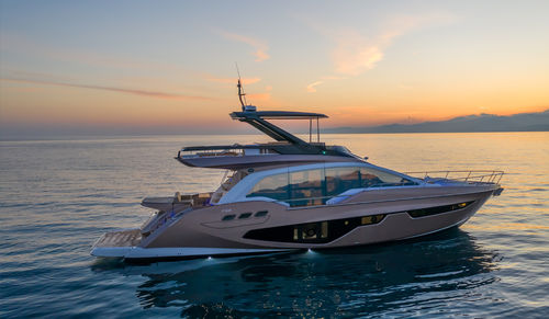 Круизная моторная яхта - FLY68 GULLWING - Sessa Marine - с флайбриджем / POD IPS / 4 каюты