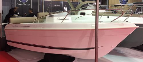 Открытый катер c подвесным мотором - Cap-Ferret B2 500 - B2 marine - с центральной консолью / для водных лыж / для спортивной рыбалки