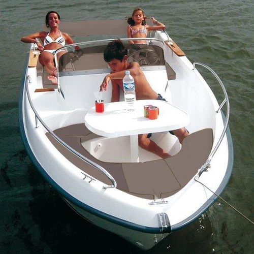 Открытый катер с внутренним мотором - Cap-Ferret 472 - B2 marine - с центральной консолью / макс. 5 человек / солнечная ванна